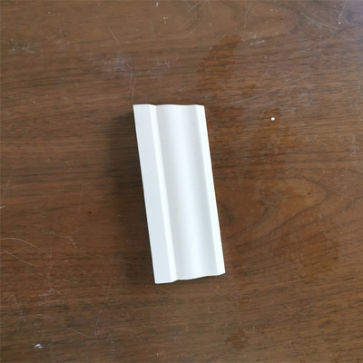 Bâti enfermant décoratif 100% cellulaire blanc de PVC pour résidentiel